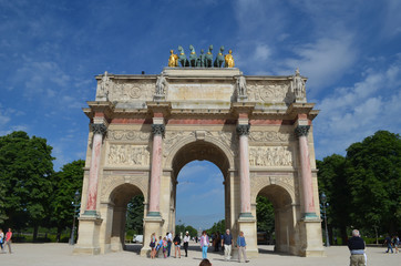 Fototapeta na wymiar Arc de Triomphe du Carroussel, Louvre, Paris