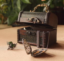 vintage jewelry box