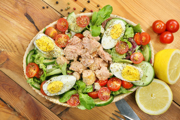Salad with tuna tomato and eggs