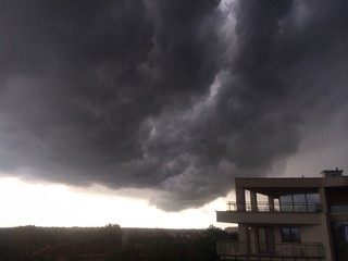 frightening clouds 