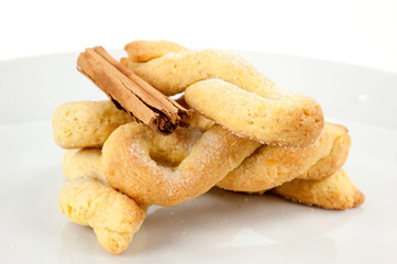treccine o torcetti alla cannella
