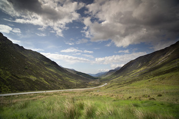 Fototapeta premium loch maree and mountain landscape in the scottish highlands