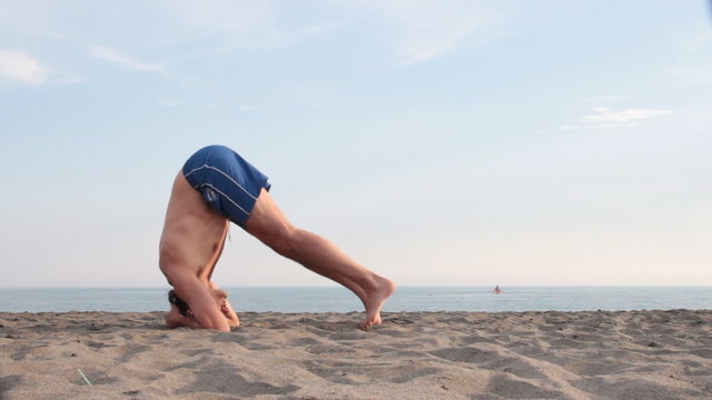 Yoga on the beach, sirsasana failure