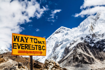 Mount Everest wegwijzer Himalaya