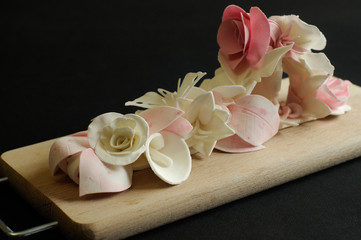 Fleurs en pâte à sucre