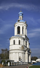 Колокольня с церковью Успения Богородицы Боголюбского монастыря