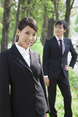 ビジネスウーマンとビジネスマン