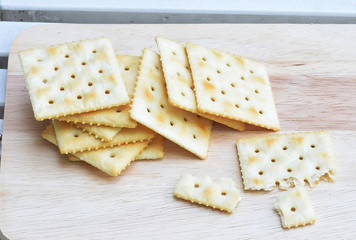 Whole Wheat Soda Crackers