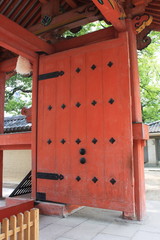 神社の門