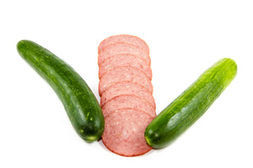 Frische Salami mit Grünen Gurken
