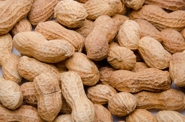 Whole peanuts