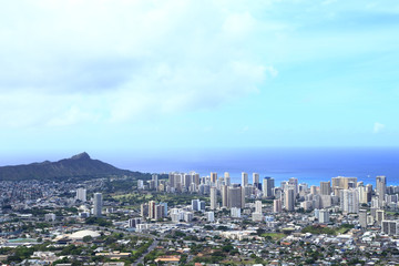 ハワイ　ホノルルの町並みとダイヤモンドヘッド