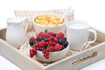 fresh berries, corn flakes and milk