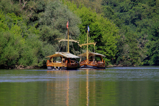 Une gabare sur la Dordogne.