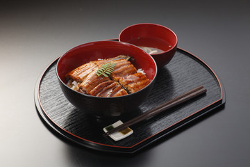 鰻丼