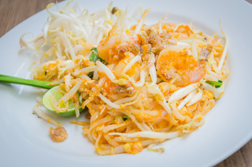 Pad thai