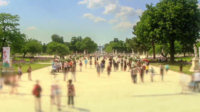 City Pedestrian Traffic Time Lapse Paris Zoom