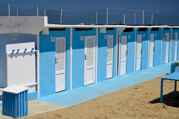 Gabine di un bagno, Rimini. 6