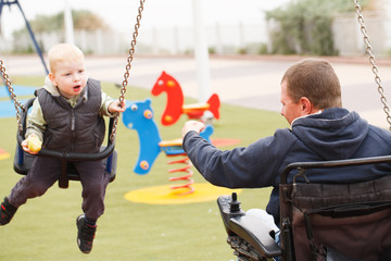 Obraz premium Dad play with child.