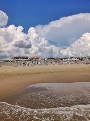 Ombrelloni sulla spiaggia