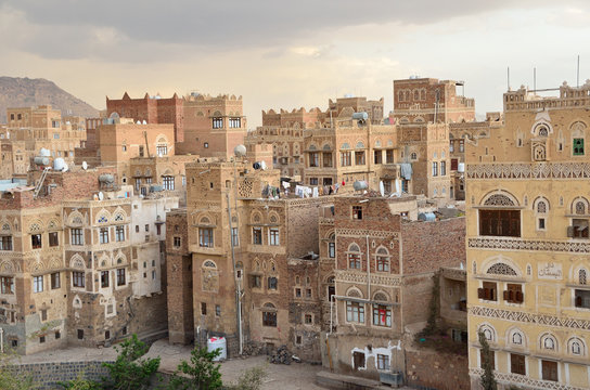 Историческая часть Саны- столицы Йемена вечером