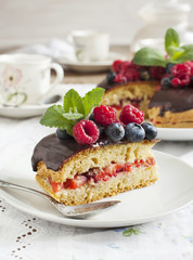 Cake with berries