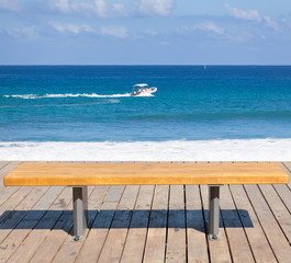 banc public face à la mer
