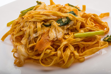 Fried noodles with vegetables
