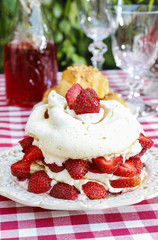 Garden party: pavlova with strawberries