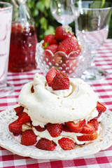 Garden party: pavlova with strawberries