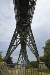 Fototapeta na wymiar Hochdonn - Eisenbahnbrücke über den Nord-Ostsee-Kanal