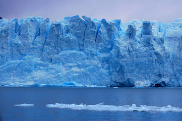 Fototapeta na wymiar Picture captured in Perito Moreno Glacier in Patagonia (Argentin