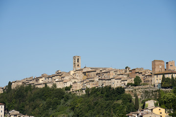 Fototapeta na wymiar Cityscape of Colle Valdelsa (Tuscany) 