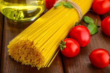 spaghetti with basil, tomato oil