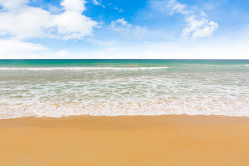 Fototapeta na wymiar Beach and tropical sea