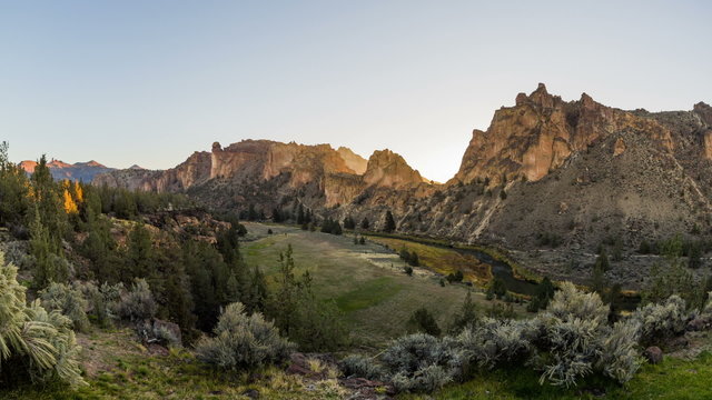 Smith Rocks Time Lapse Sunrise