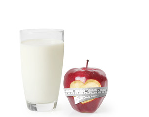 milk in the glass and apple