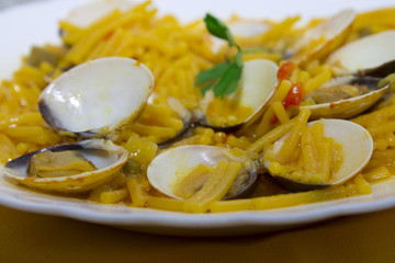 spaghetti with clams