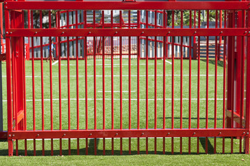 terrain de basket et de handball sécurisé