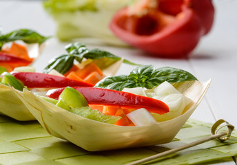 Antipasto di verdure crude, close-up, fuoco selettivo