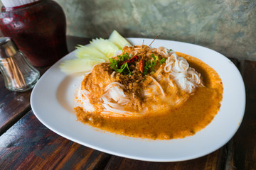 Rice vermicelli with curry sauce