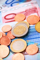Coins for euro banknotes.