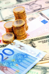 Columns from coins for euro banknotes.