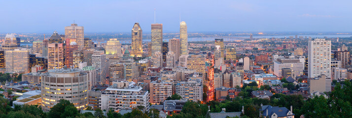 Fototapeta na wymiar Montreal at dusk panorama