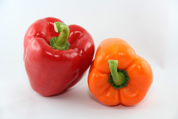 rote und orange Paprika