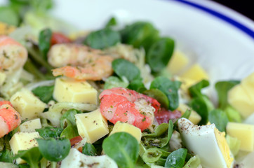 Eissalat mit Scampi