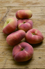 كعب الغزال (فاكهة) Pesca tabacchiera Saturn Peach Paraguayo