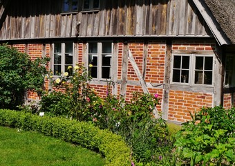 Fachwerkhaus mit Garten