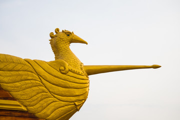 Swan statue on the bow