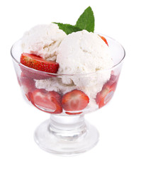 Creamy ice cream with strawberries
